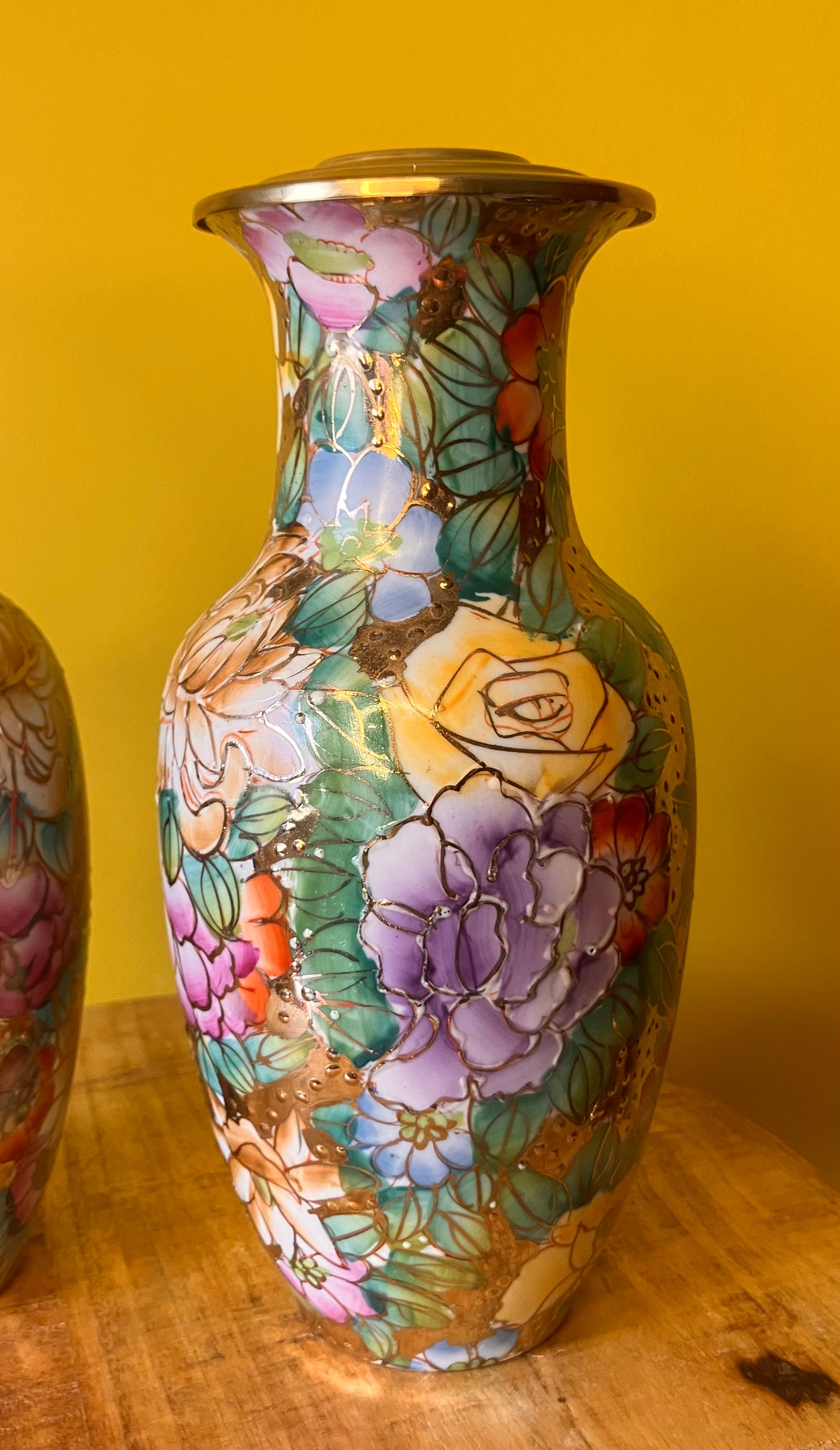 Gebloemde lampenvoet (rechts)