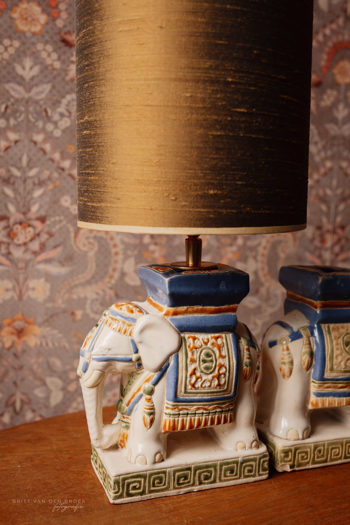 Twee olifantenlampenvoeten
