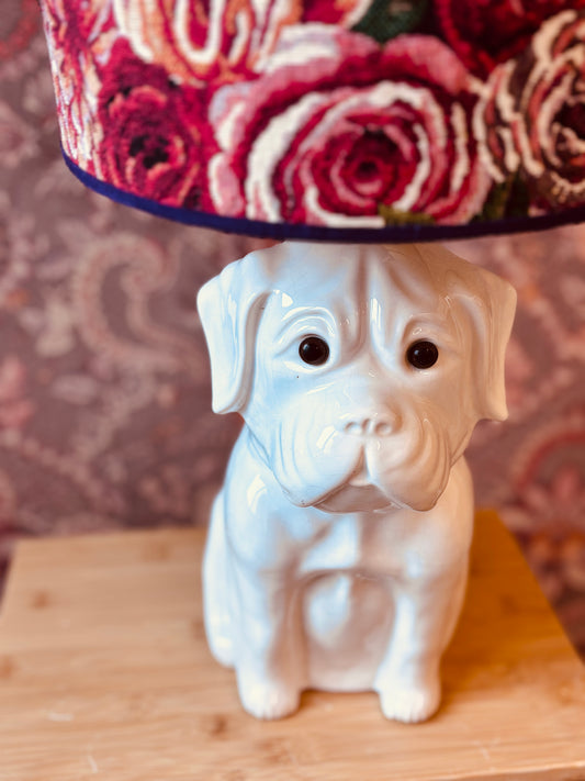 Lampenvoet hond wit