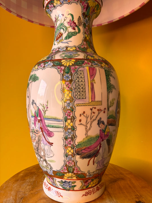 Grote Aziatische lampenvoet