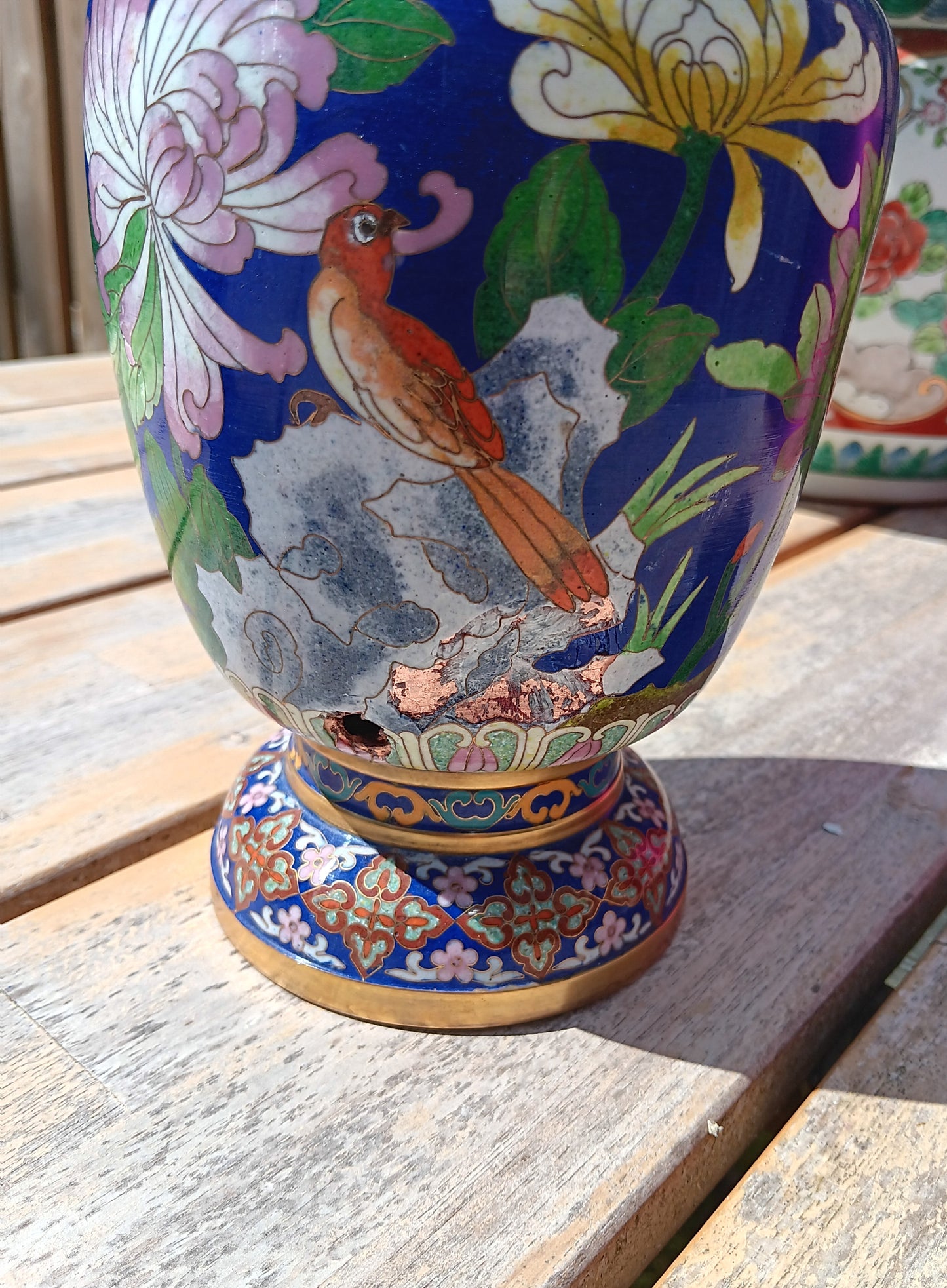 Lampenvoet cloissoné-vaas (met gele bloem)