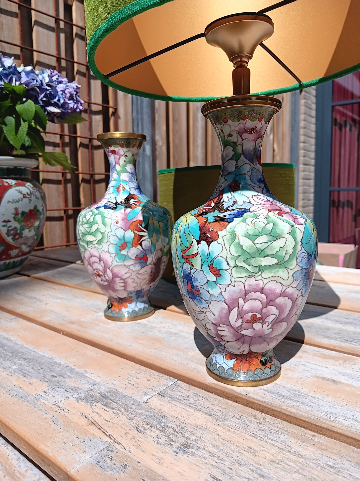 Cloissoné-vaaslampenvoet met bloemen