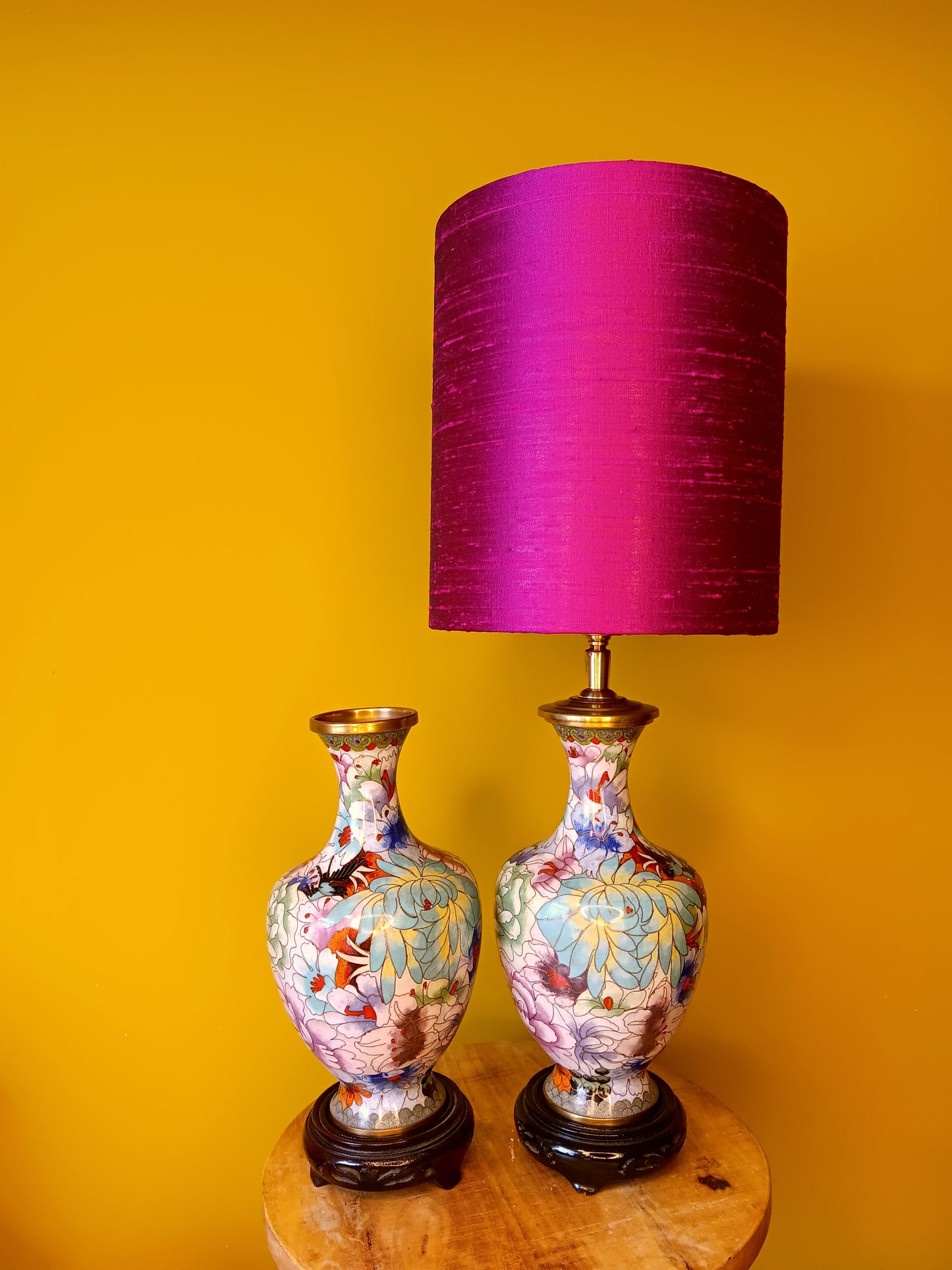 Cloissoné-vaaslampenvoet met bloemen