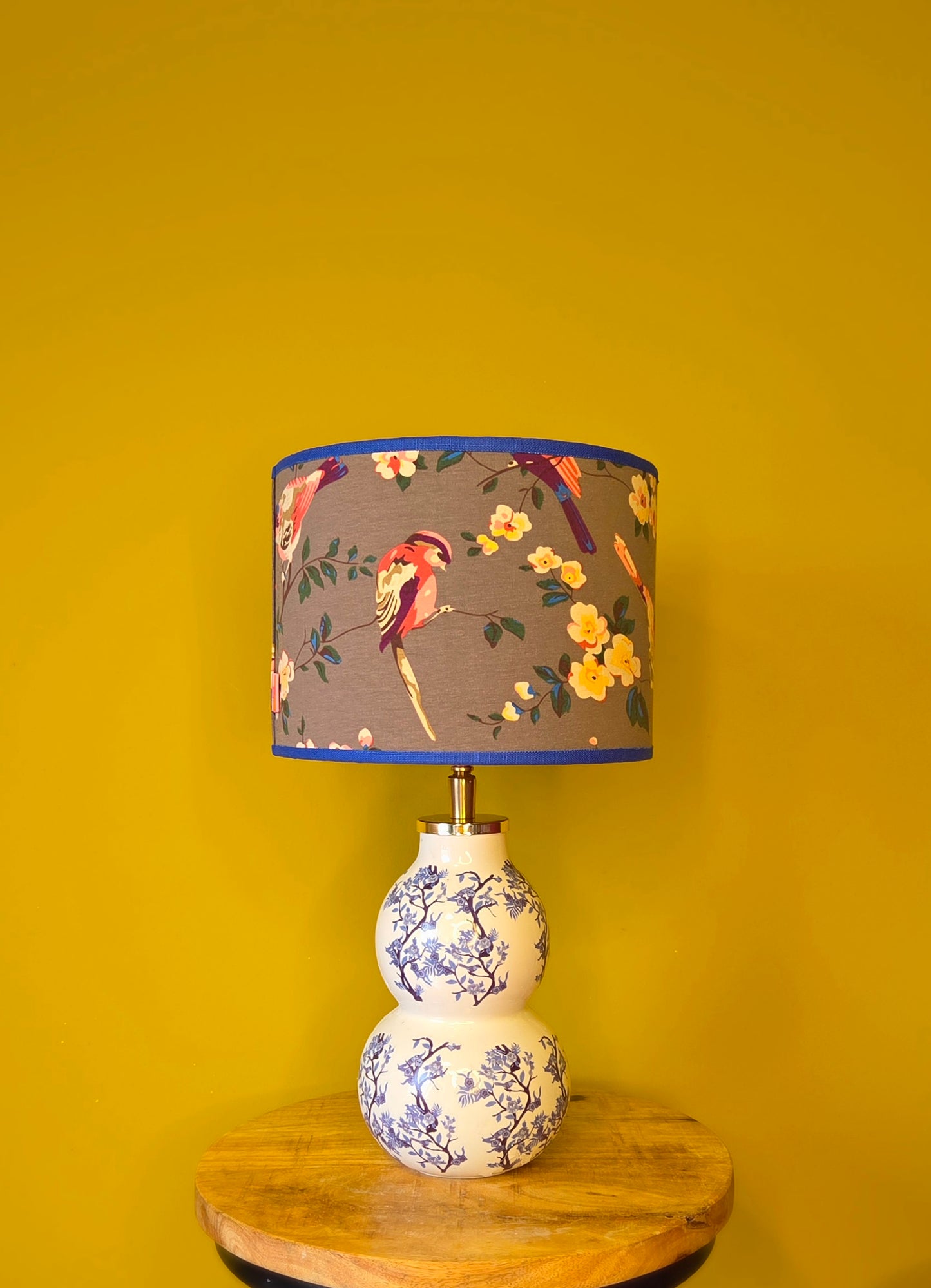 Lampenvoet wit met blauwe bloemetjes