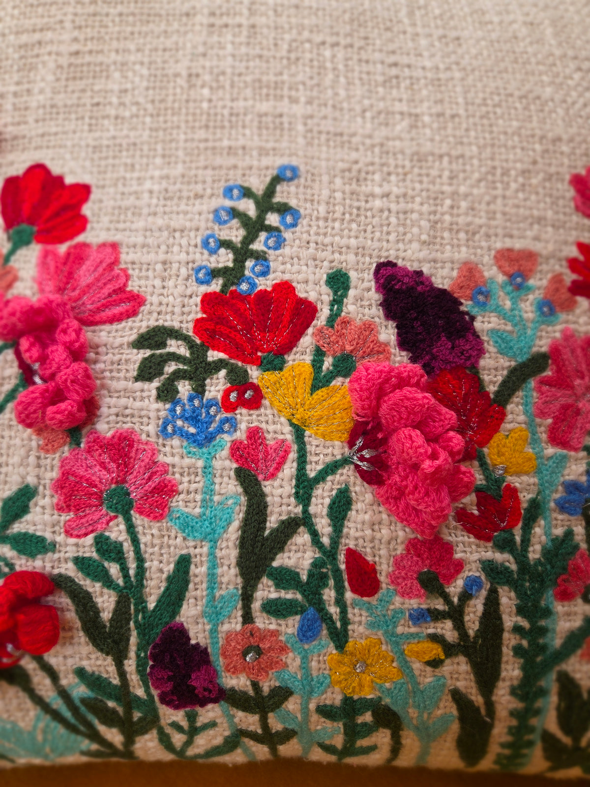 Kussen Only Natural handgeweven bloemen