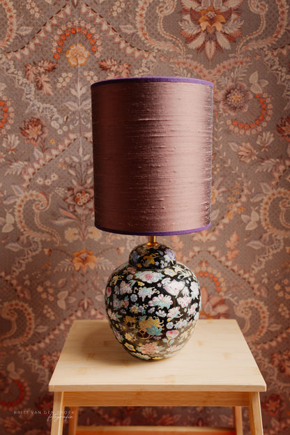 Zwarte boldekselvaaslamp