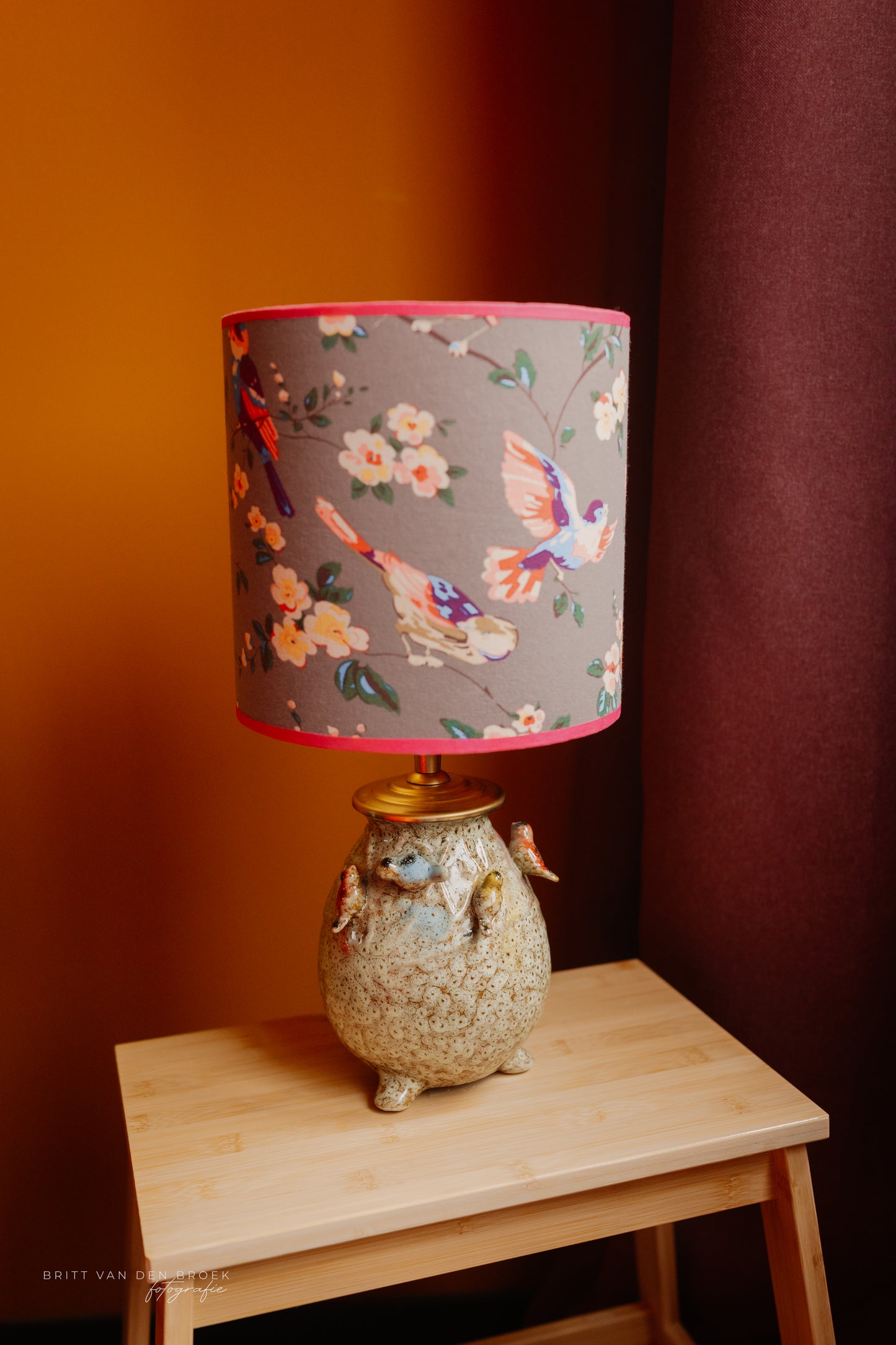 Groene lampenvoet met 3d-vogels