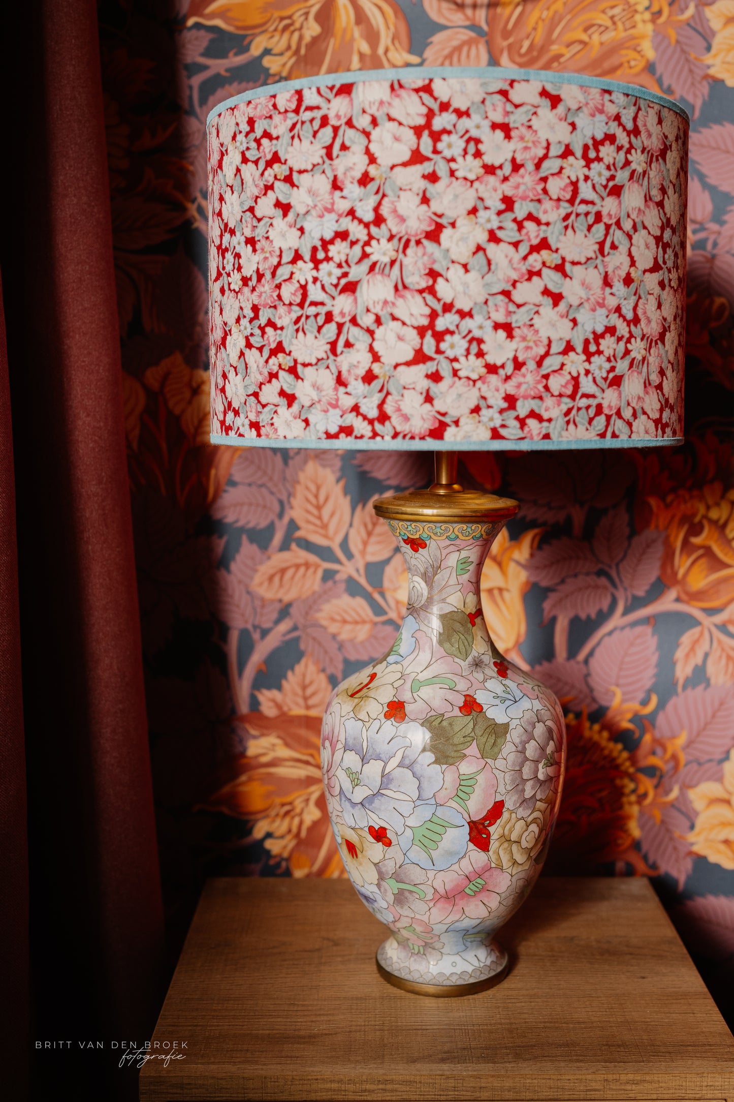 Cloissoné-vaaslampenvoet met bloemen