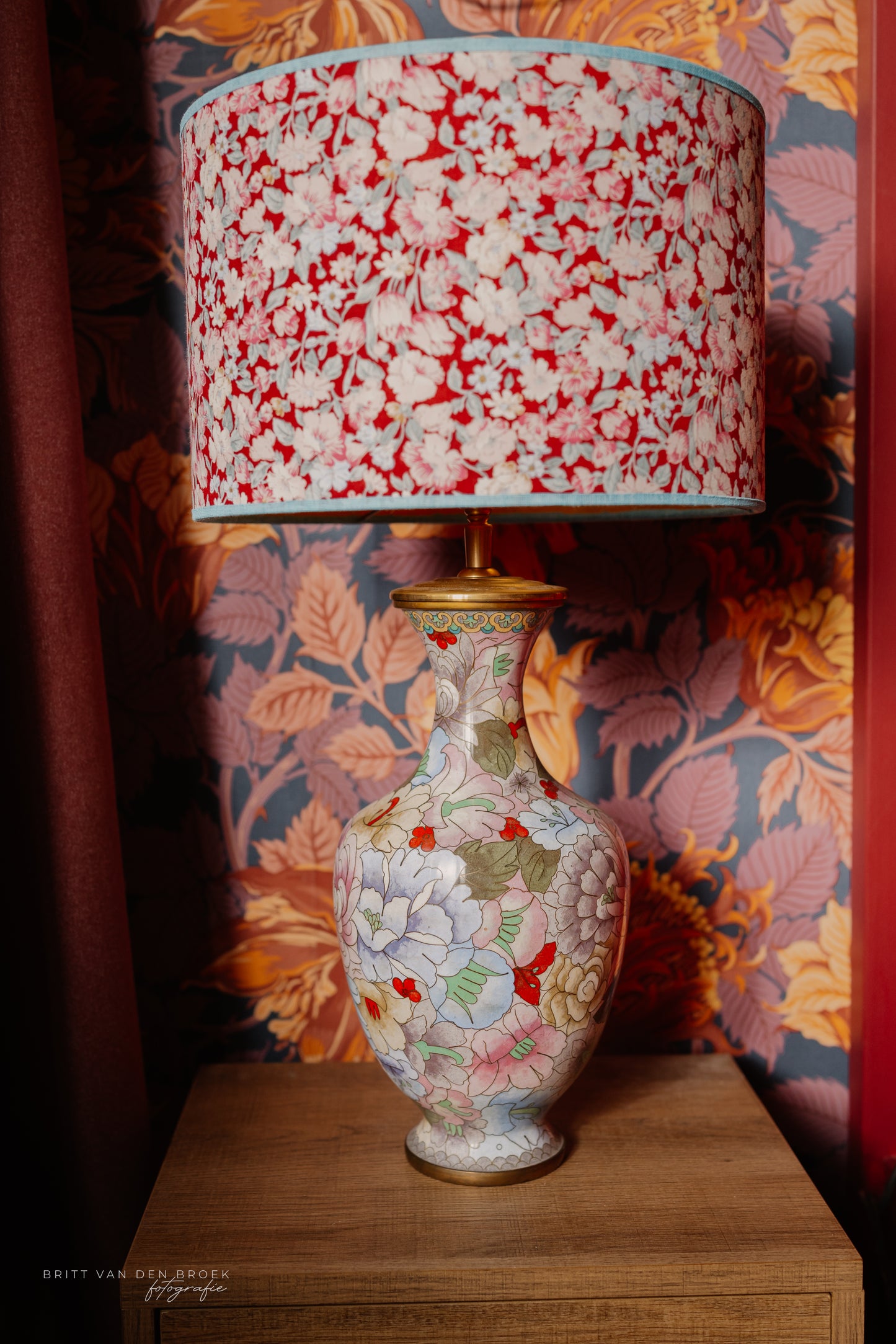 Cloissoné-vaaslampenvoet met bloemen