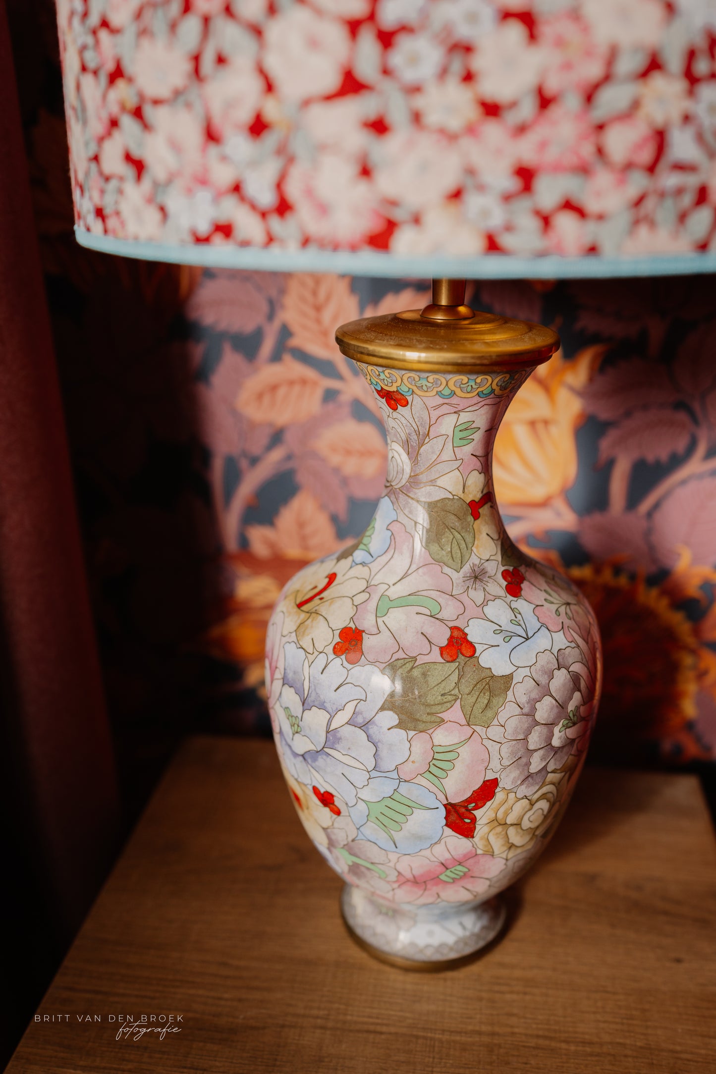 Cloissoné-vaaslampenvoet met bloemen