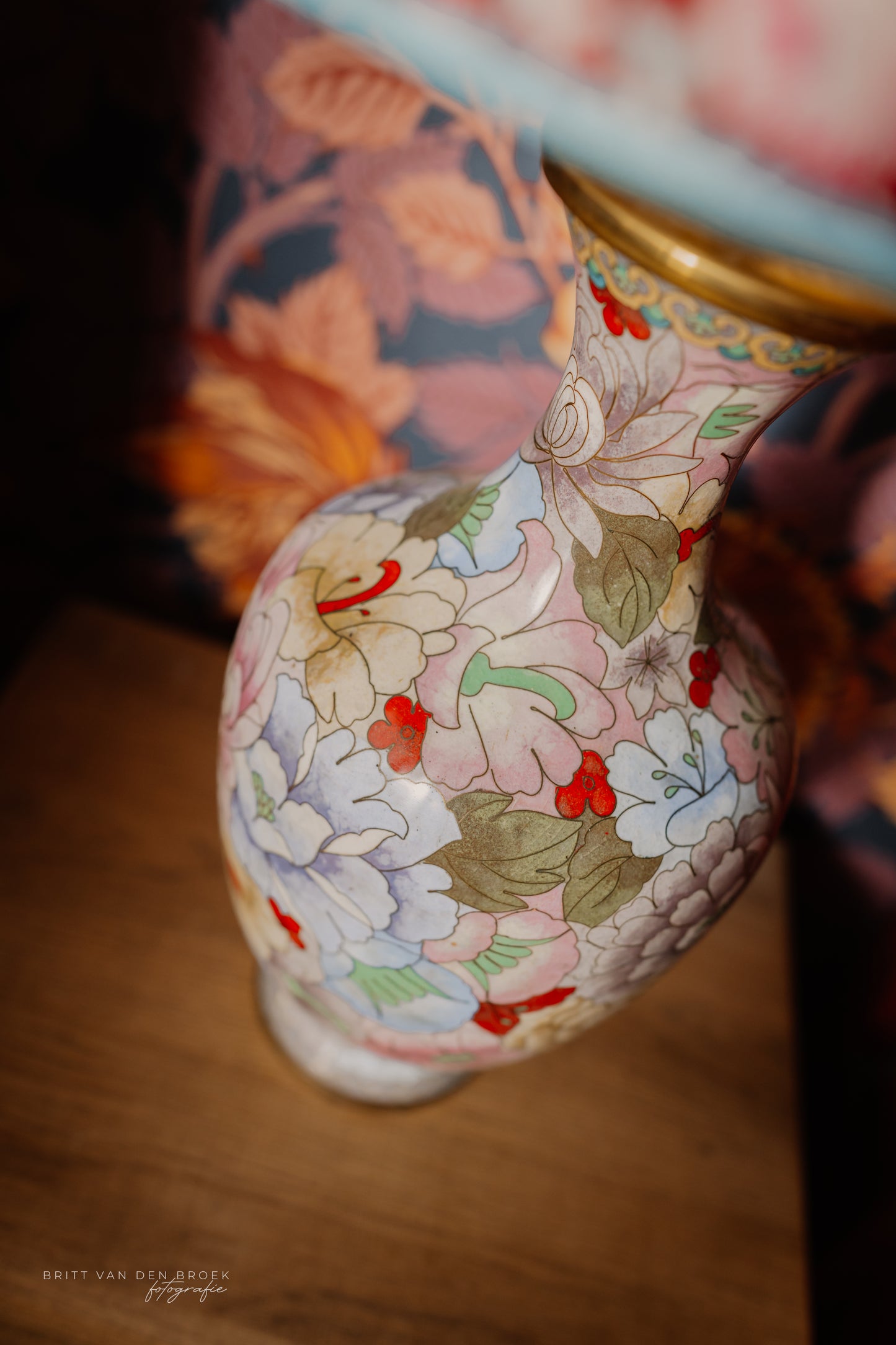 Cloissoné-vaaslampenvoet met bloemen