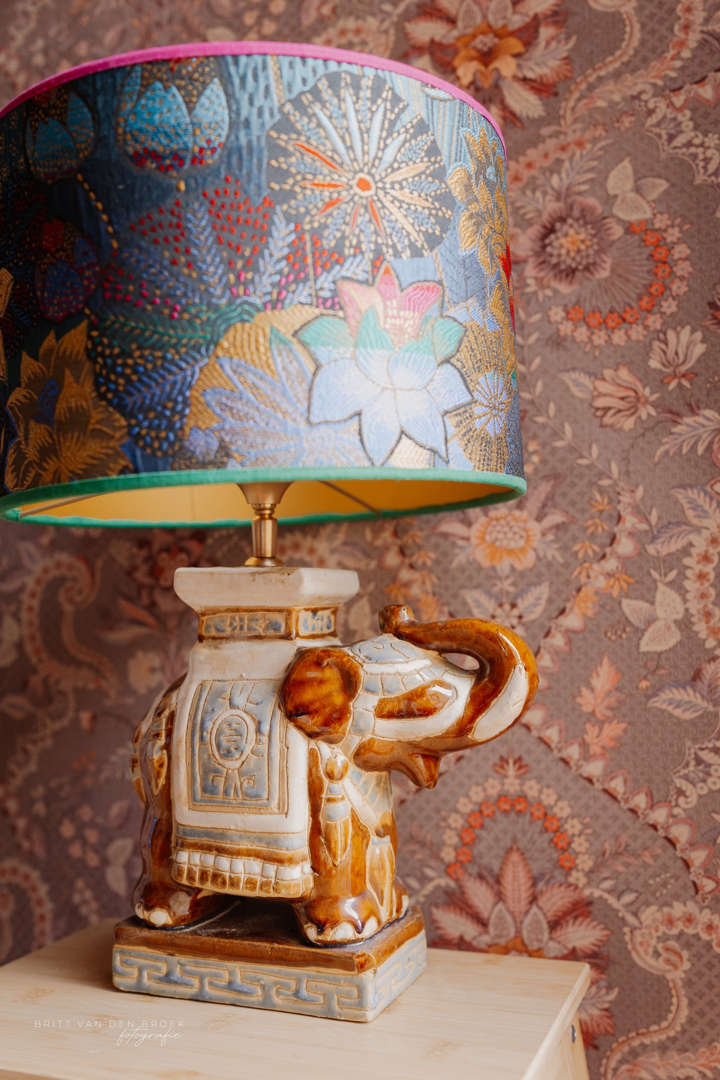 Bruine olifantenlampenvoet