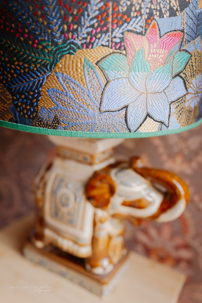 Bruine olifantenlampenvoet