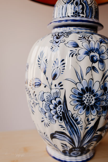 Grote Delftsblauwe dekselvaaslamp