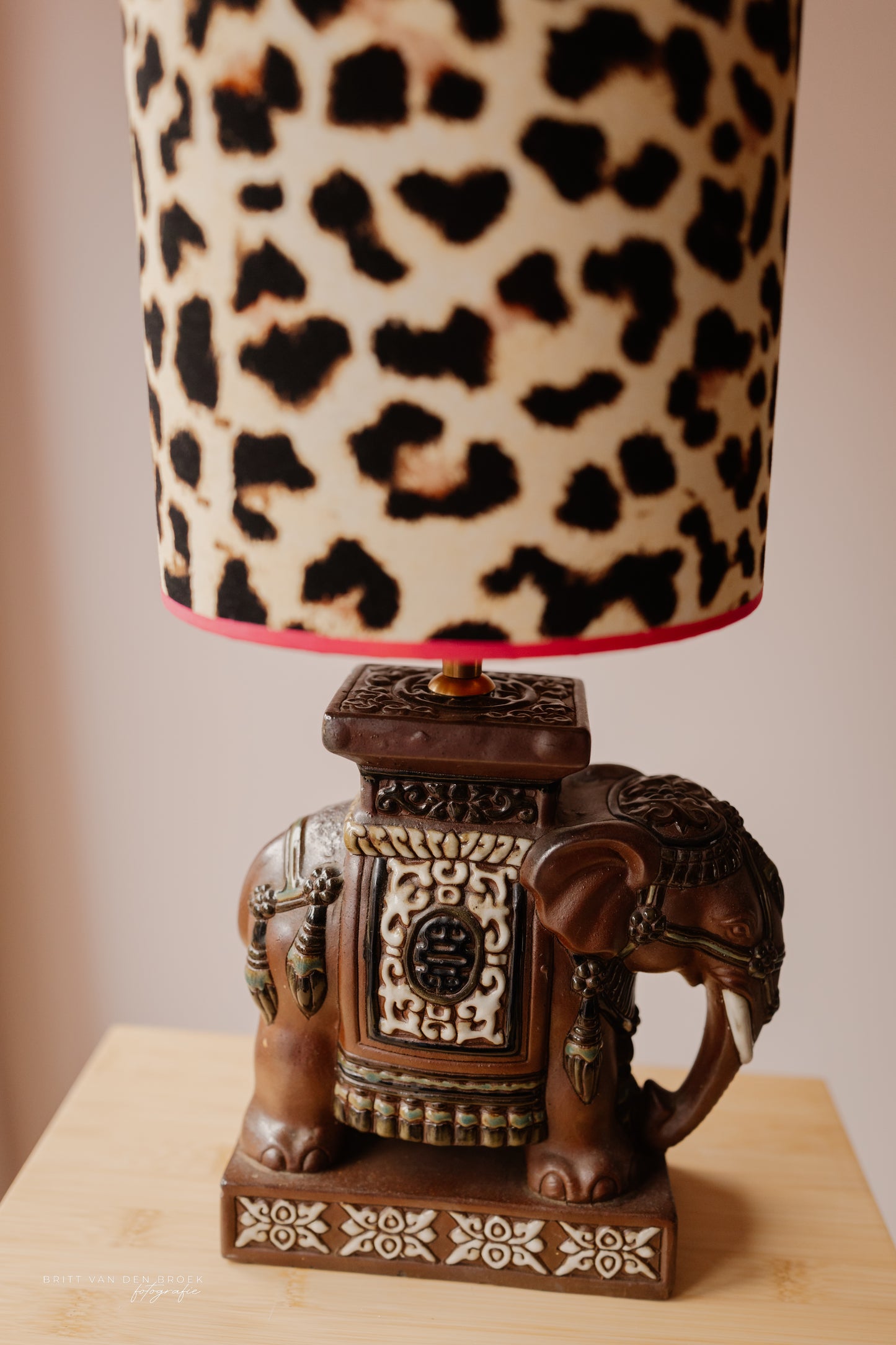 Bruine olifantenlampenvoet