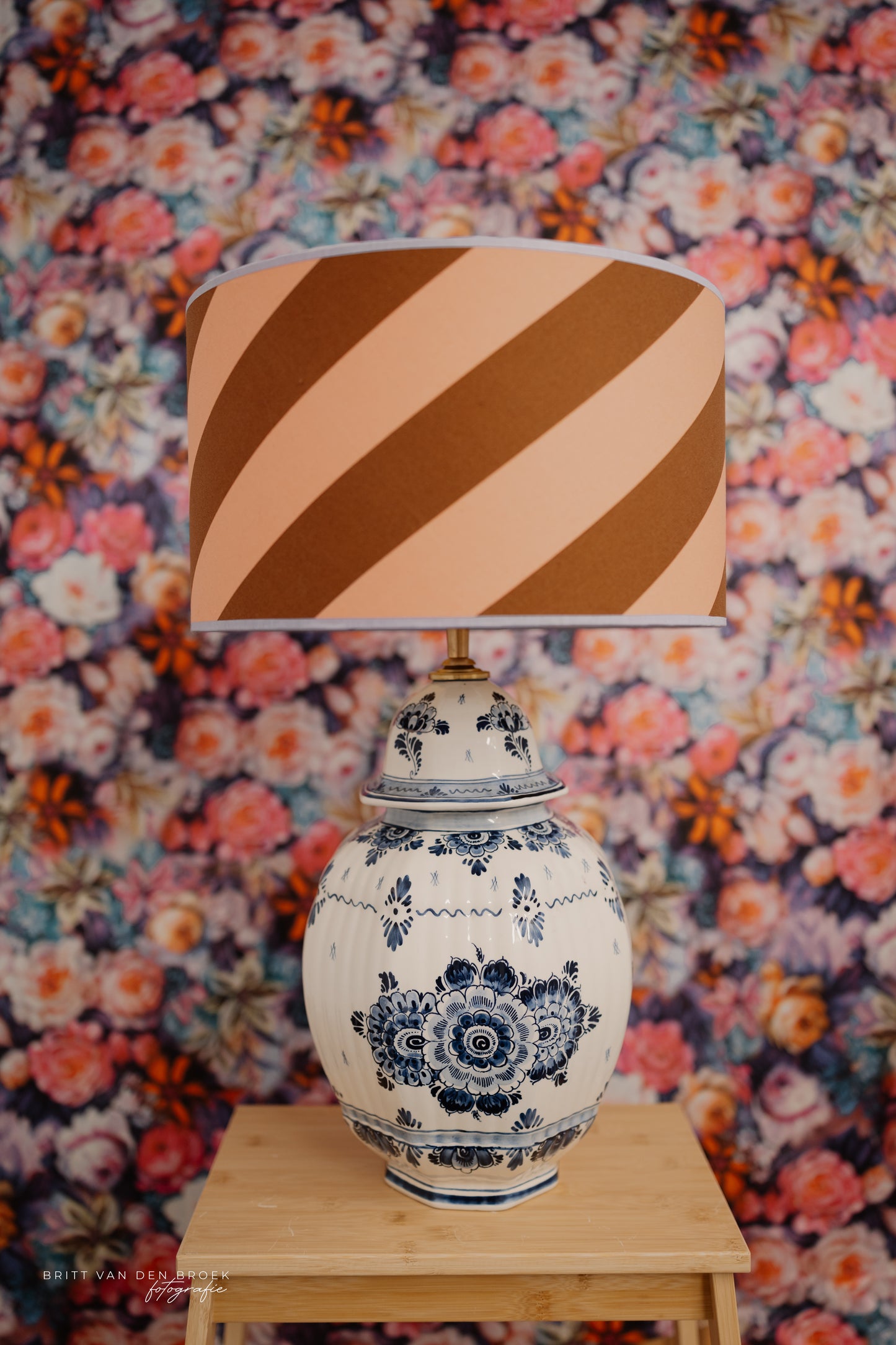 Grote Delftsblauwe dekselvaaslampenvoet (rechts)