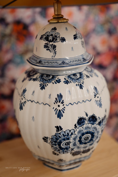 Grote Delftsblauwe dekselvaaslampenvoet (rechts)