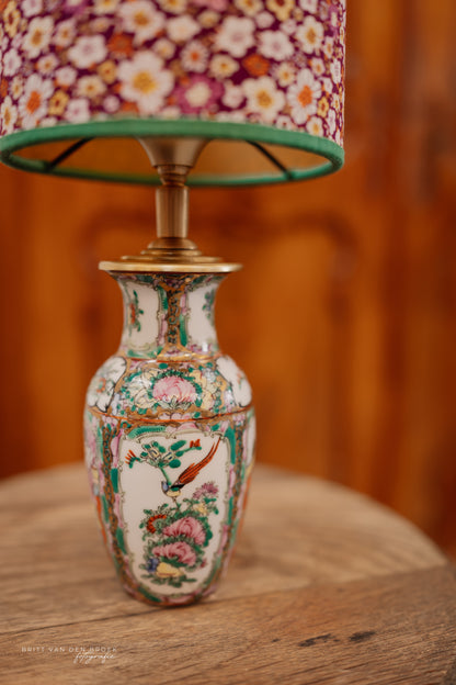 Kleine Chinese lampenvoet (links)