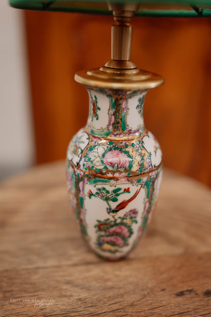 Kleine Chinese lampenvoet (links)