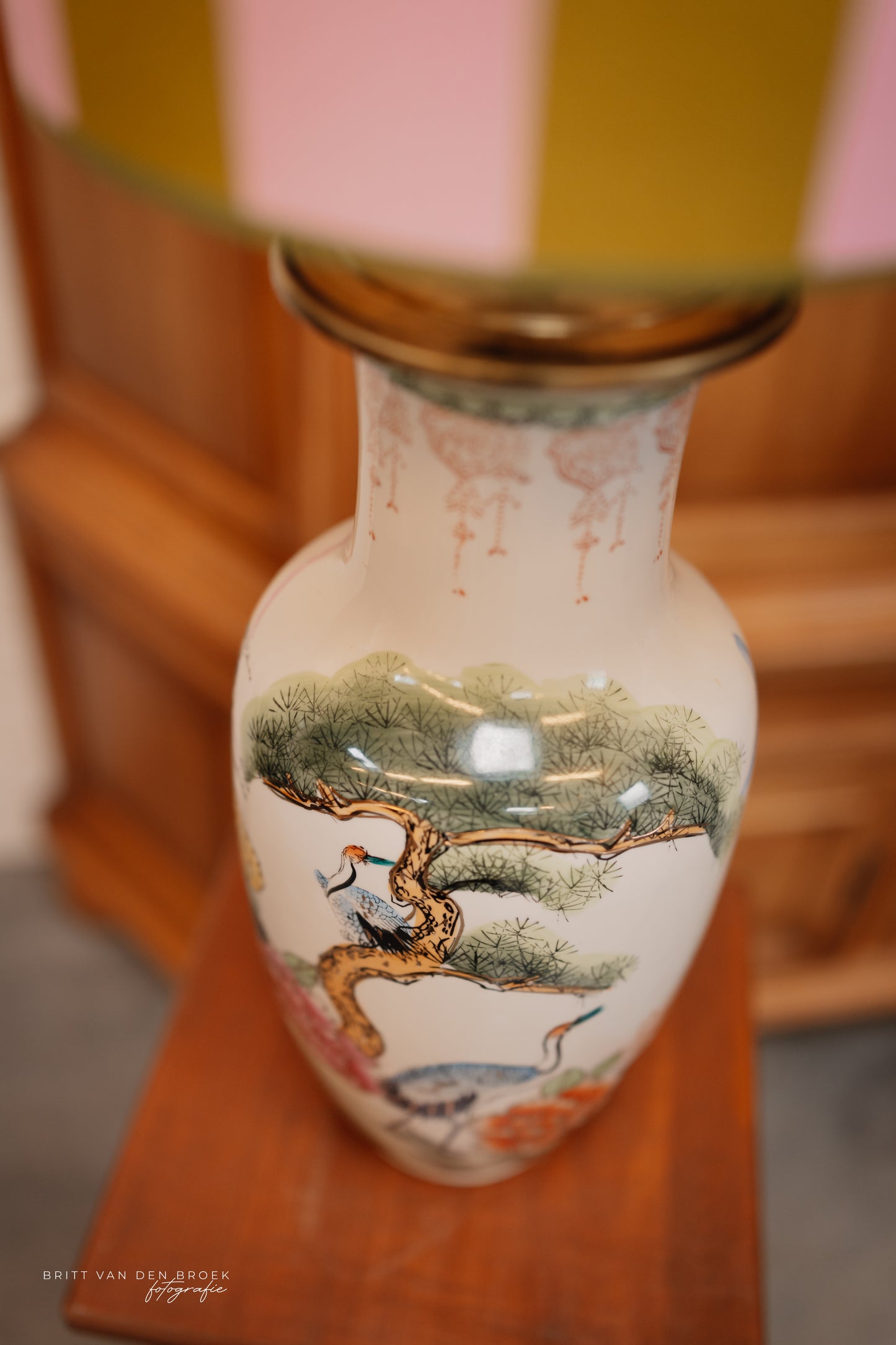 Grote vaaslamp met vogel
