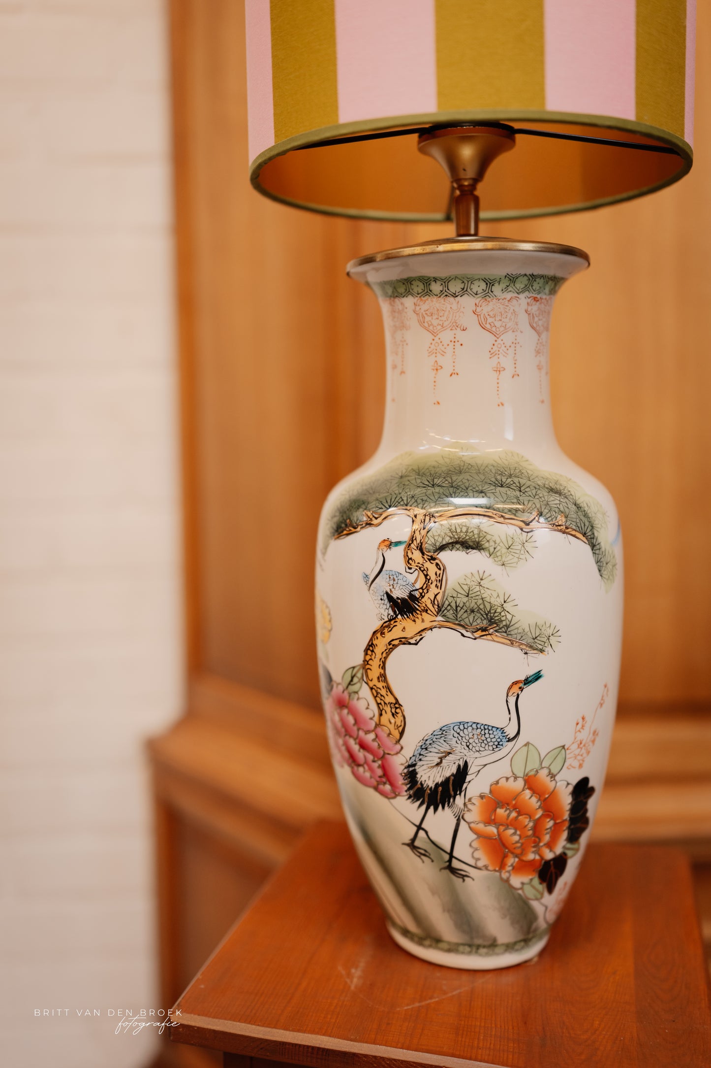 Grote vaaslamp met vogel