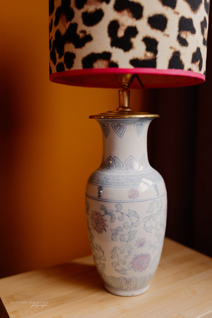 Lichtblauwe lampenvoet