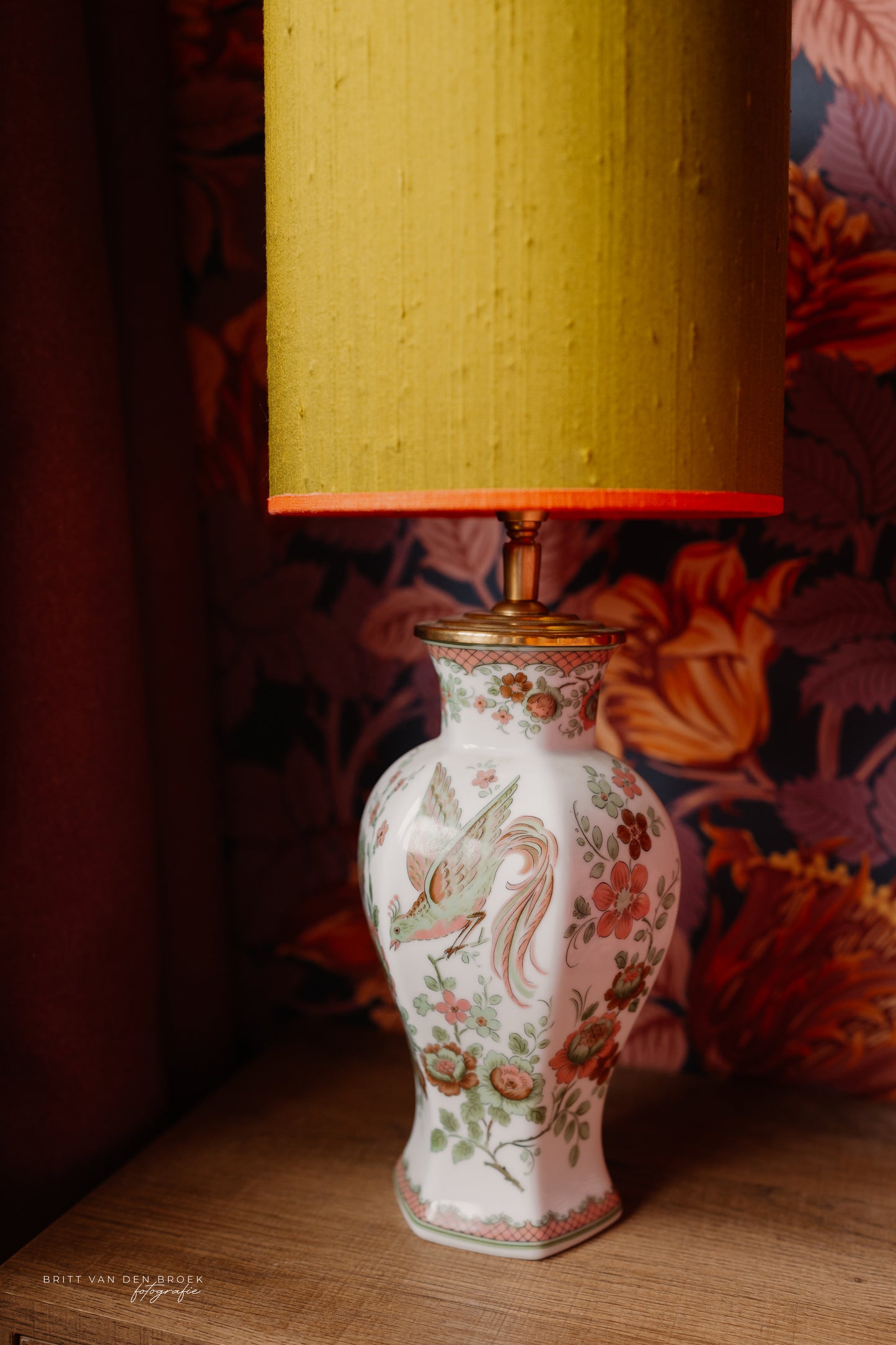 Lampenvoet met vogel