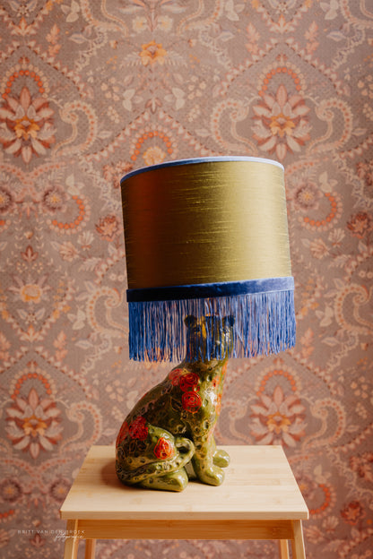 Handgeschilderde luipaardlampenvoet