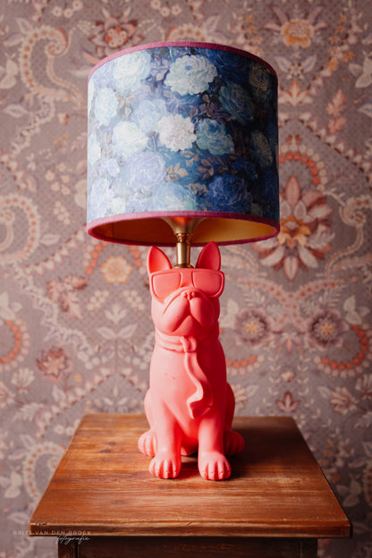 Lampenvoet roze hond
