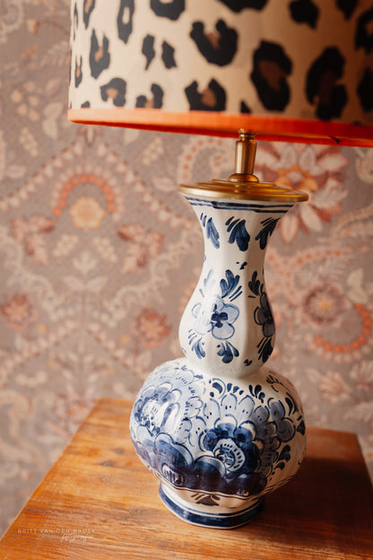 Delftsblauwe lampenvoet (links)