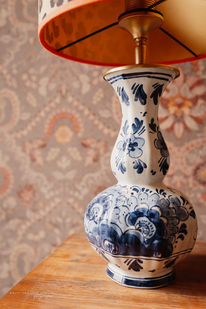Delftsblauwe lampenvoet (links)
