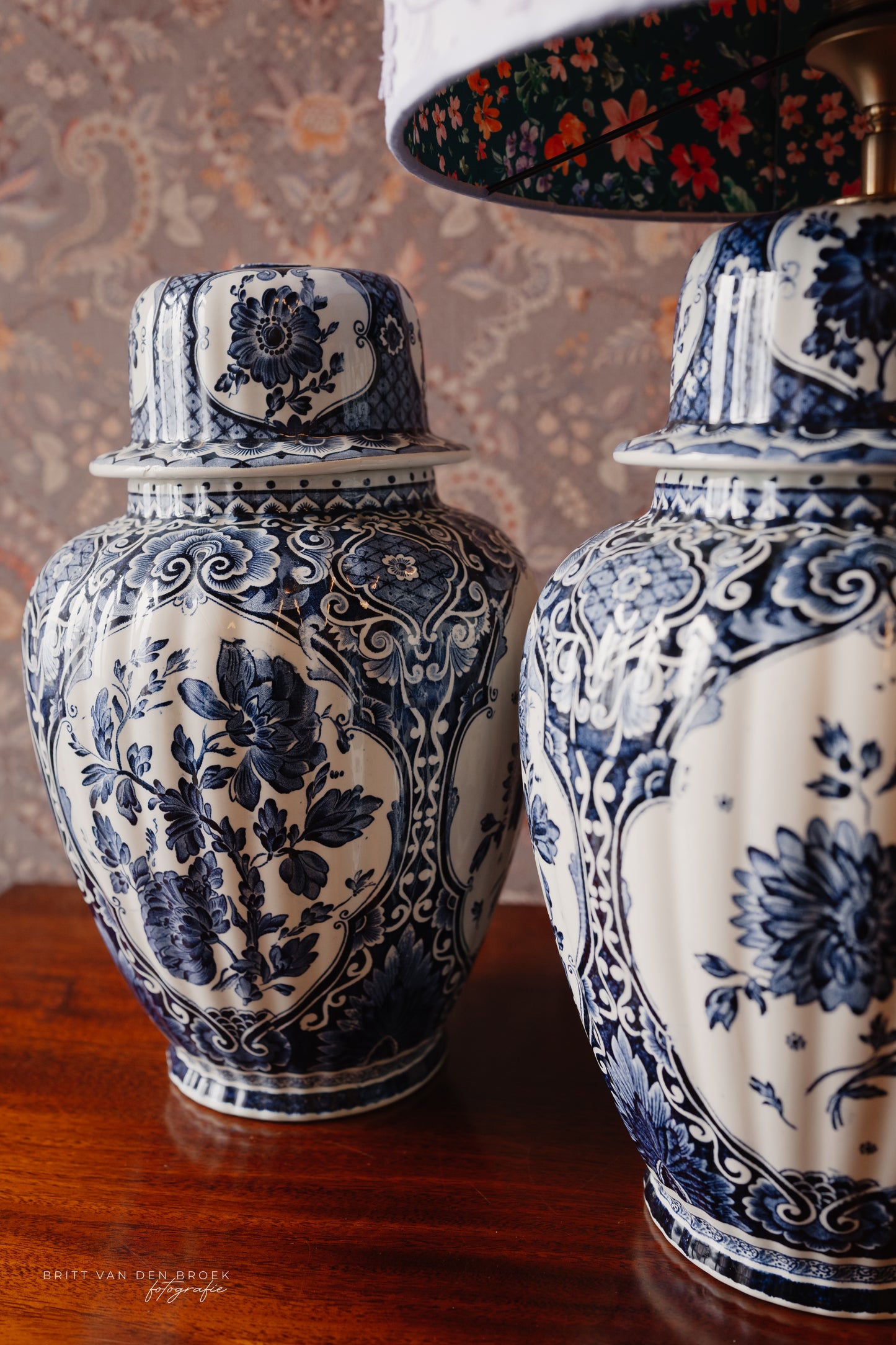 Delftsblauwe dekselvaaslampenvoet (links)