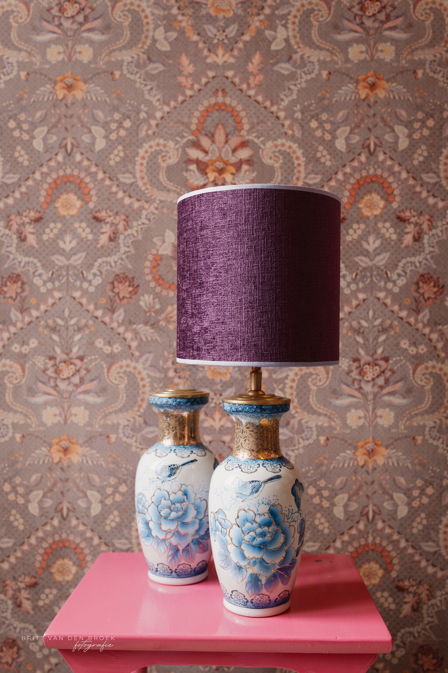 Chinese lampenvoet (links)