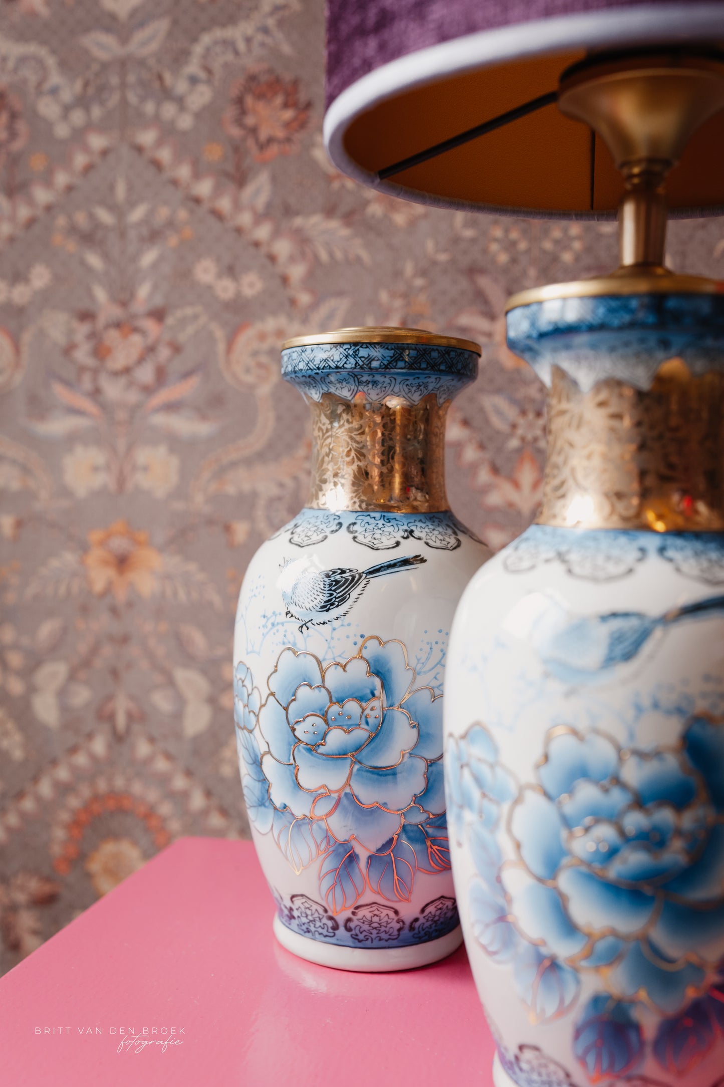 Chinese lampenvoet (links)