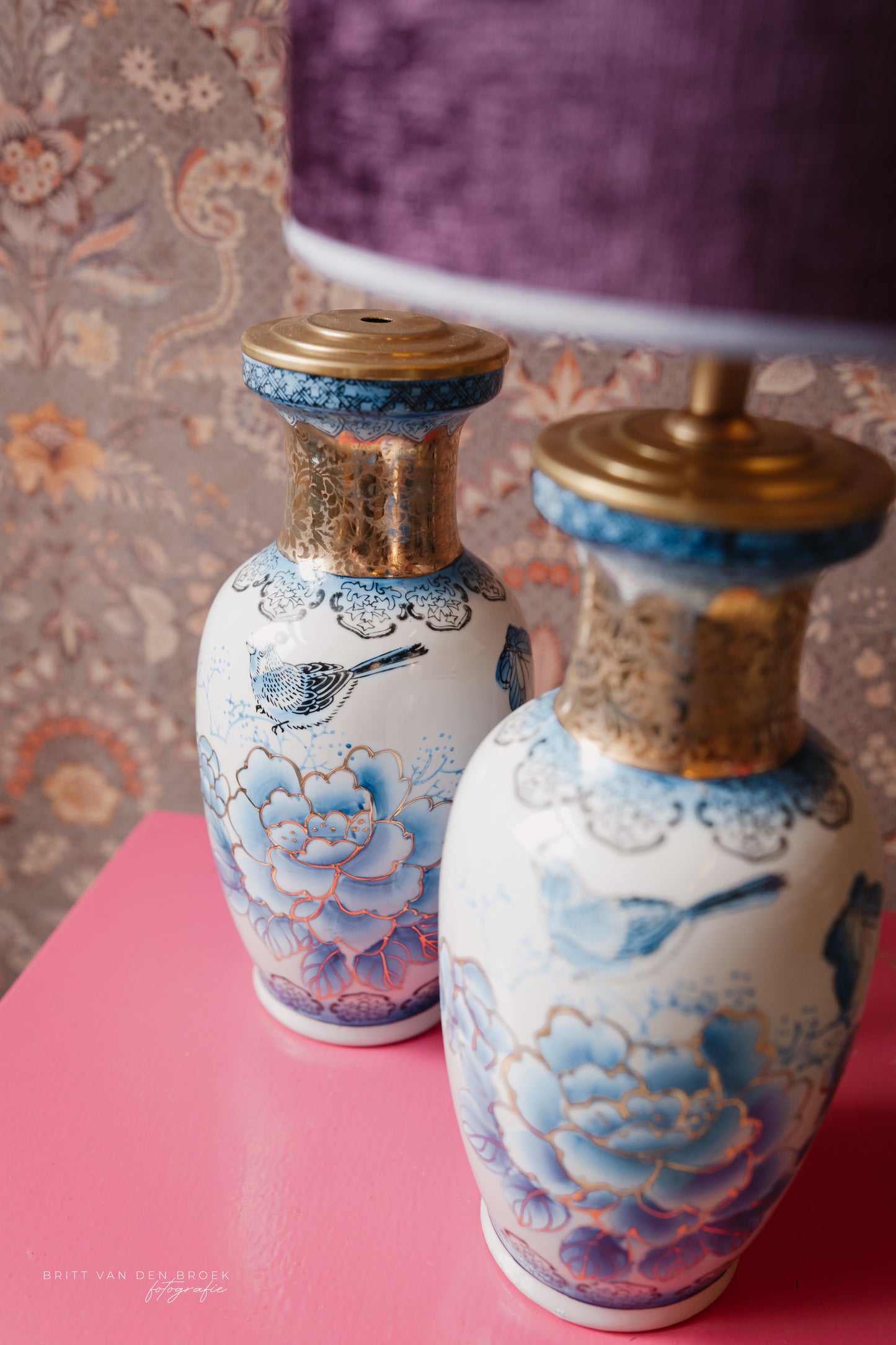 Chinese lampenvoet (links)