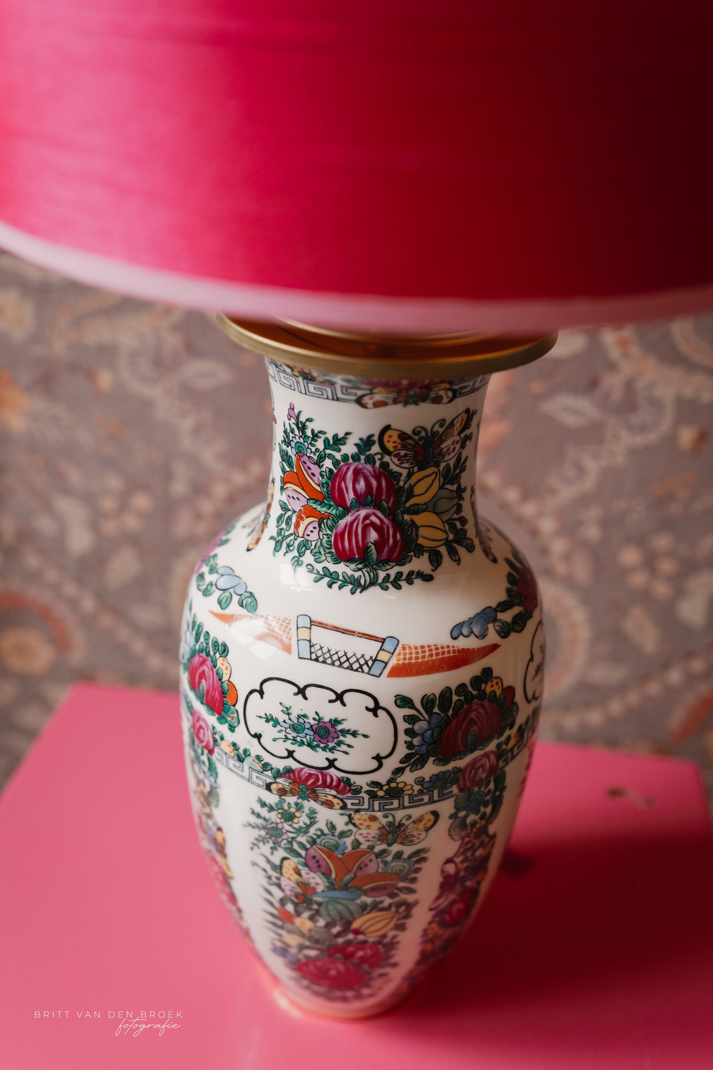 Chinese lampenvoet (links)