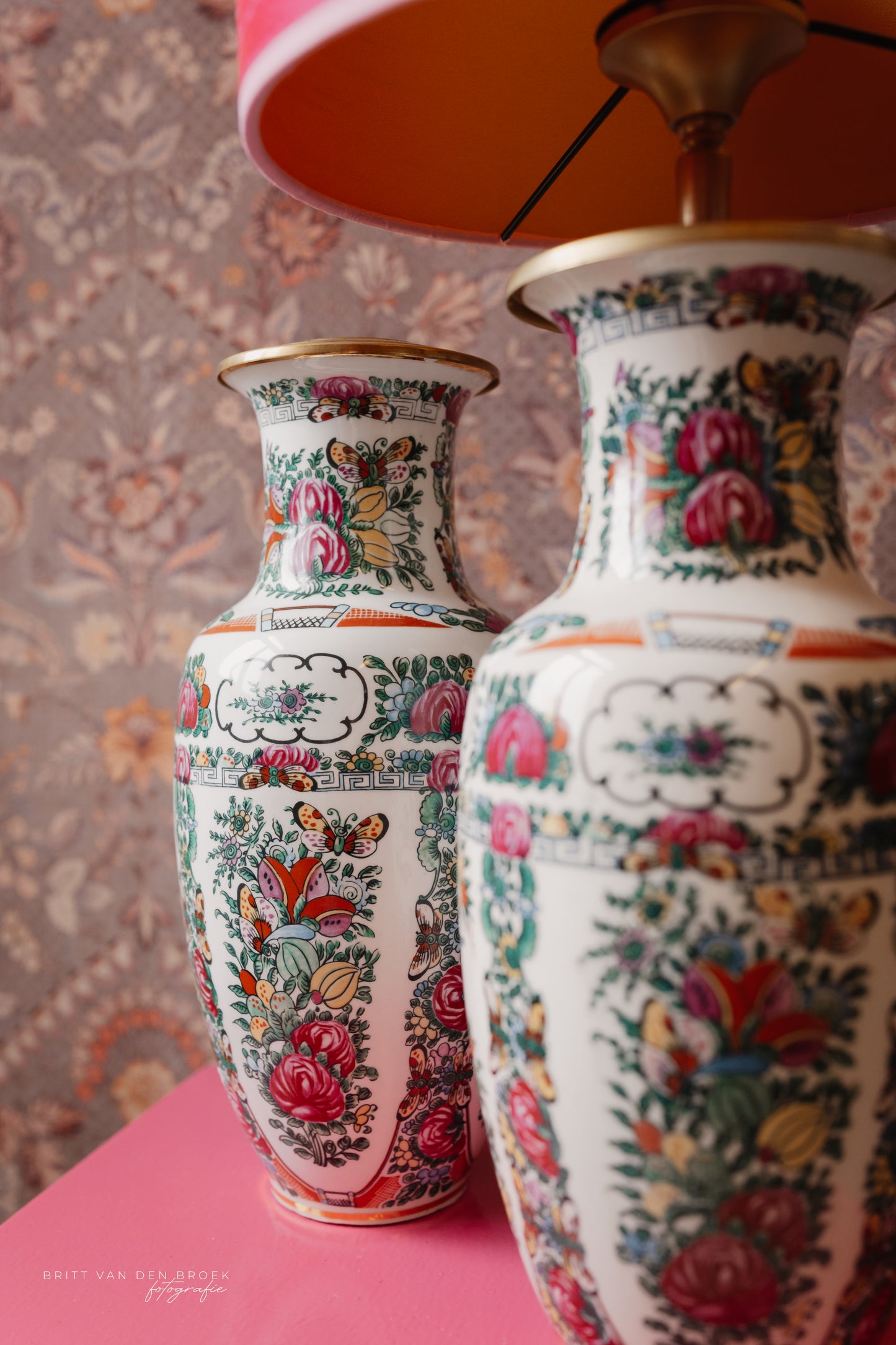 Chinese lampenvoet (links)