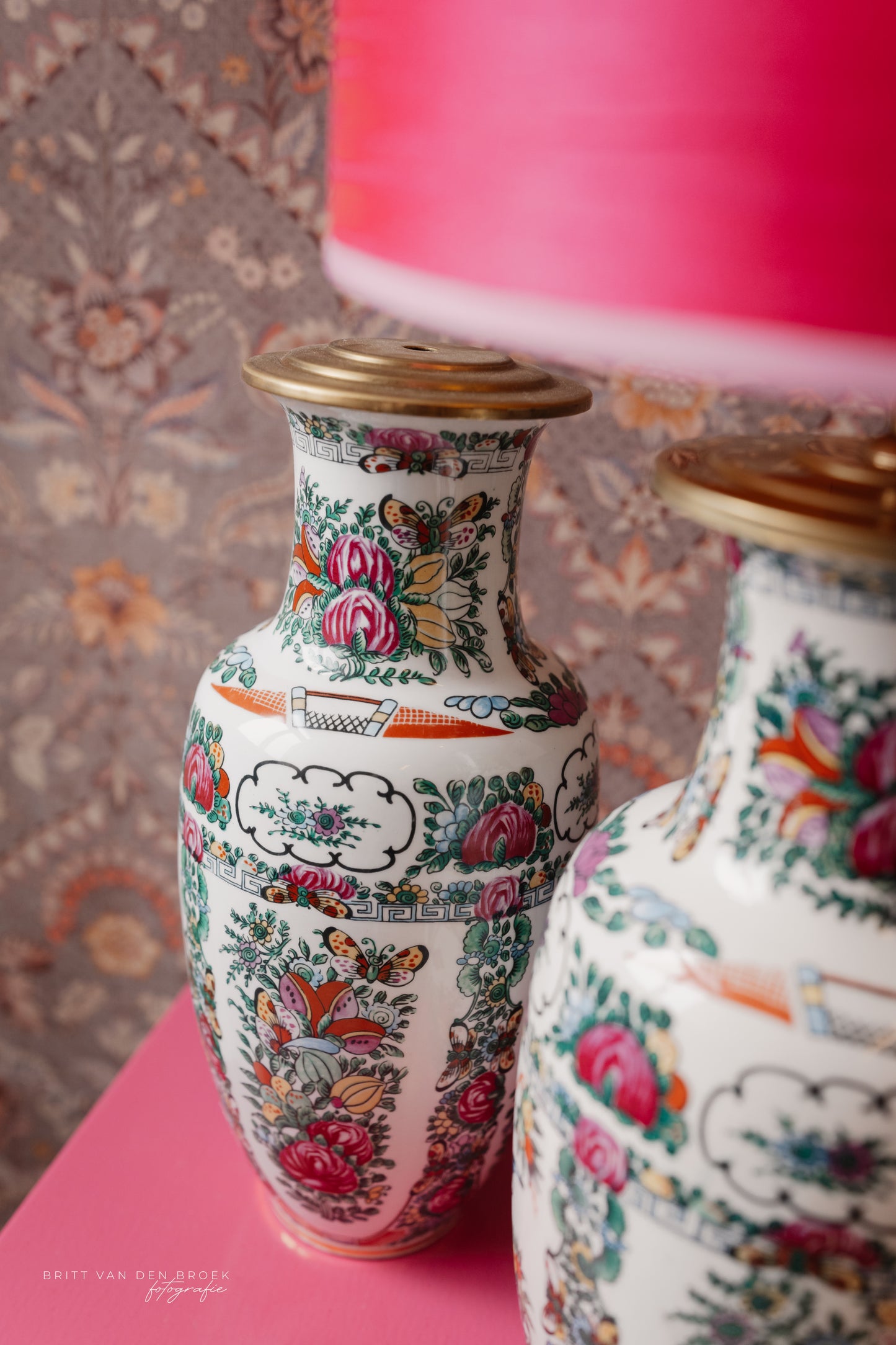 Chinese lampenvoet (links)