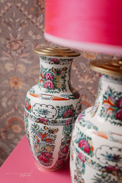 Chinese lampenvoet (links)