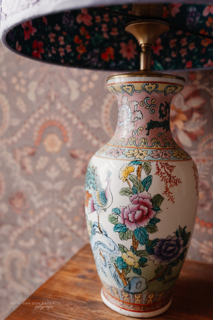 Chinese lampenvoet met gekleurde bloemen