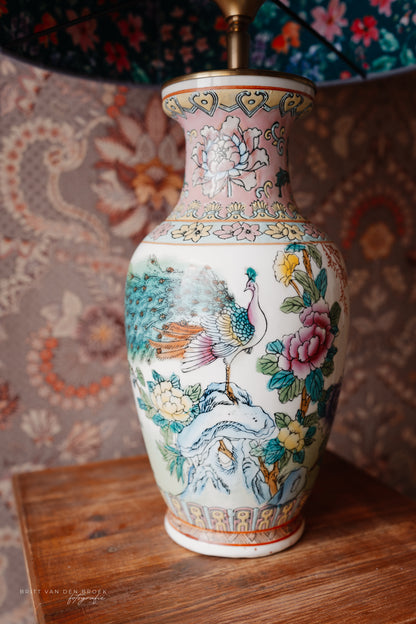 Chinese lampenvoet met gekleurde bloemen