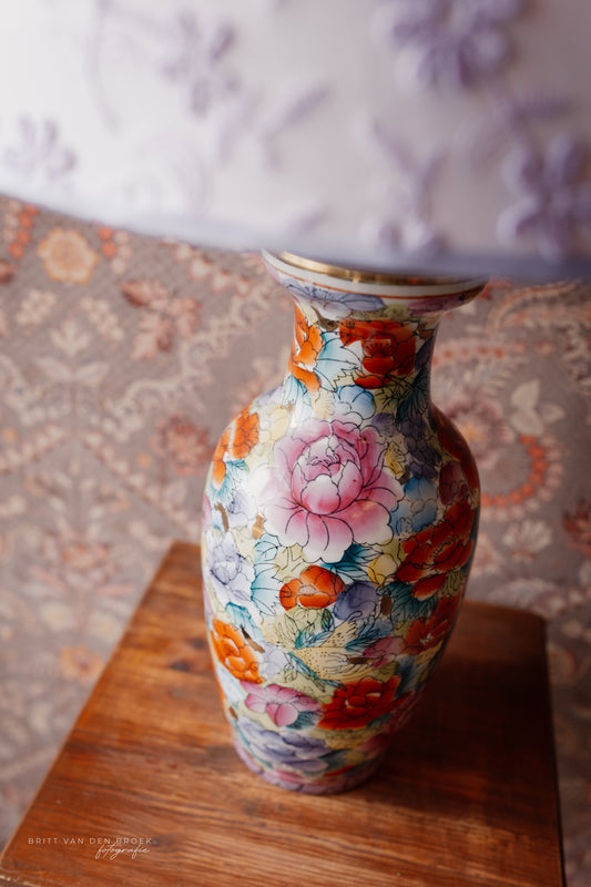 Lampenvoet met gekleurde bloemen
