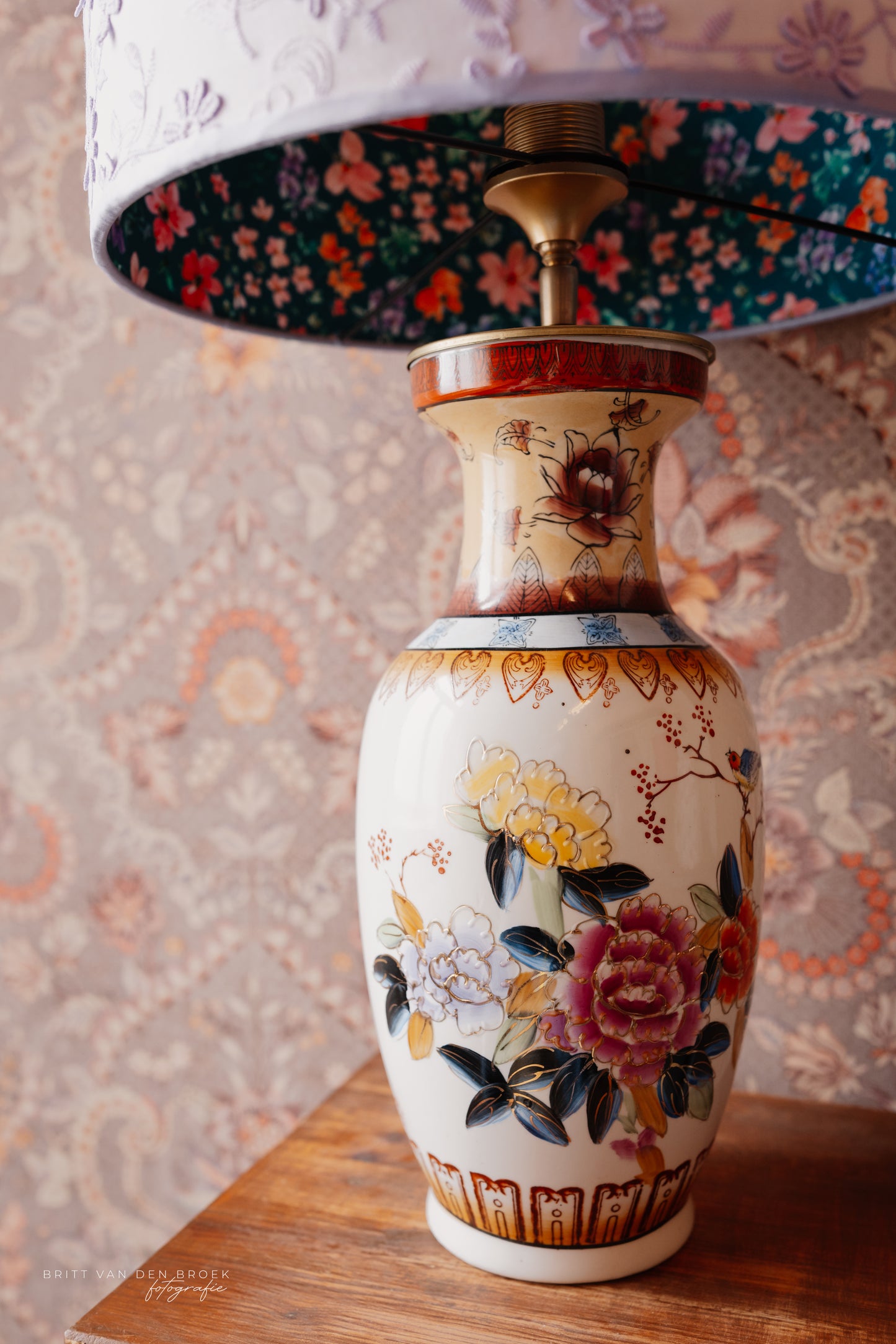 Grote lampenvoet met bloemen en vogels