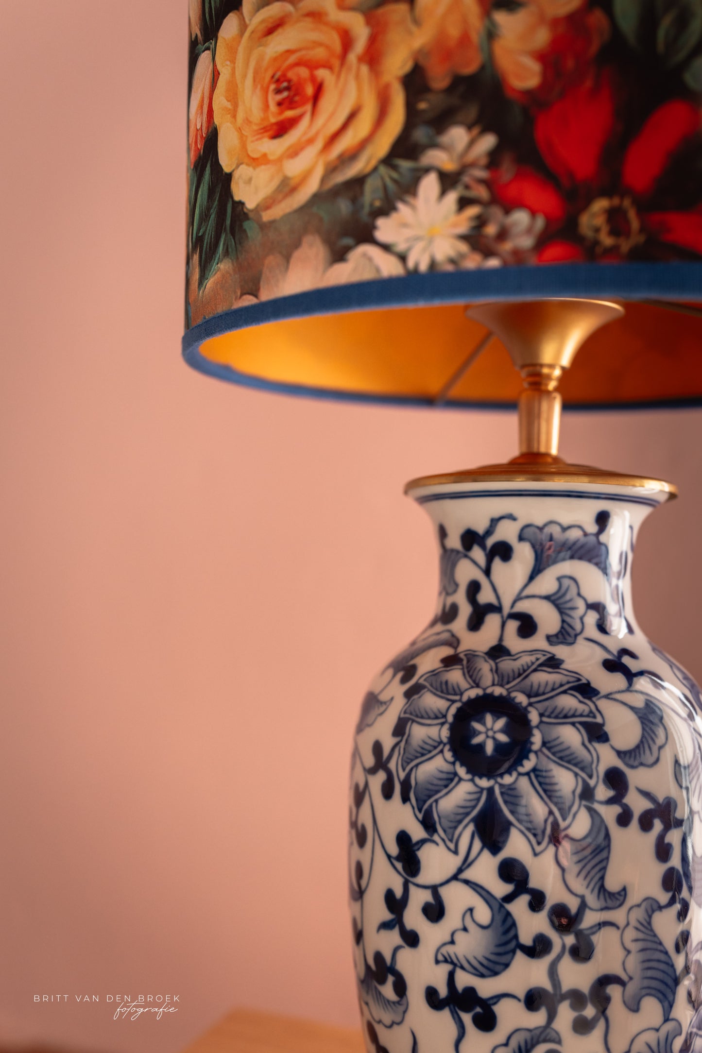 Blauw met witte lampenvoet