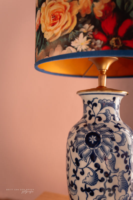 Blauw met witte lampenvoet