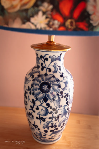 Blauw met witte lampenvoet