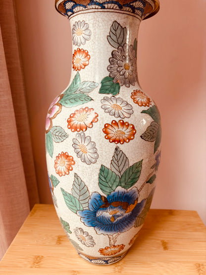 Grote lampenvoet met bloemen