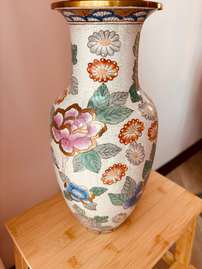 Grote lampenvoet met bloemen