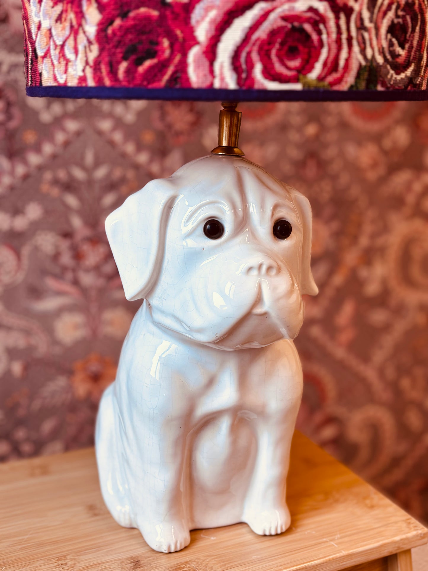 Lampenvoet hond wit