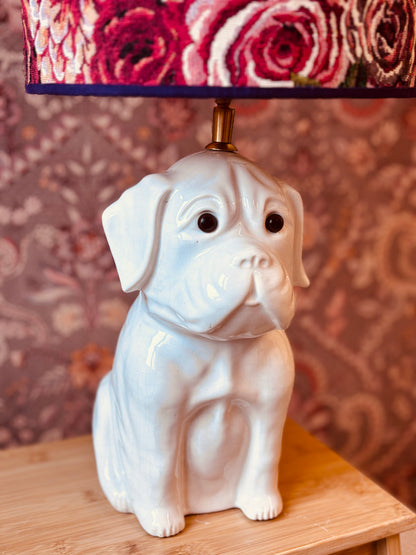 Lampenvoet hond wit